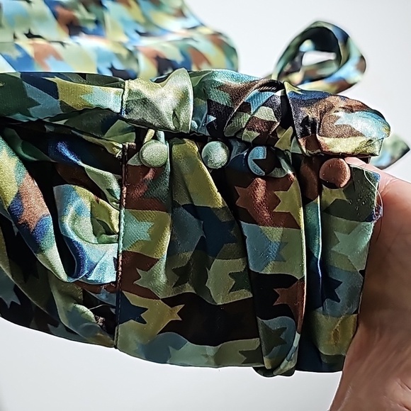 KAELYN-MAX-11, Beautiful satin long sleeve blouse in size 2X nice colors Lovely - Picture 4 of 11